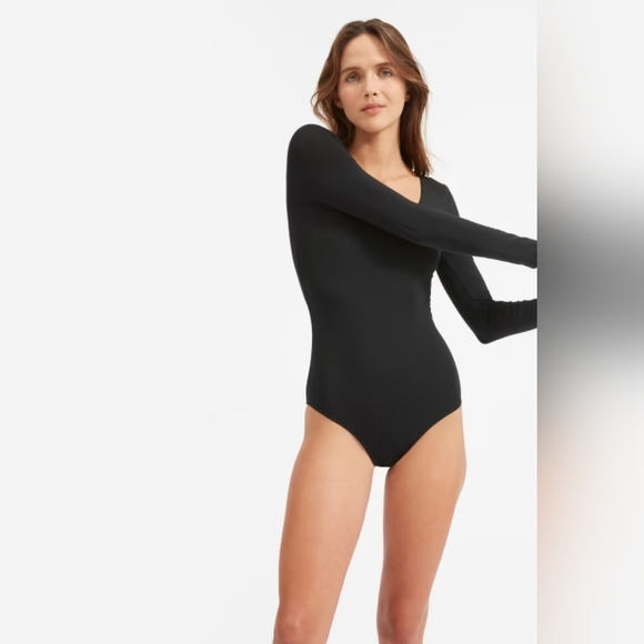 NWT Everlane Black Longsleeve V-Neck Bodysuit - Picture 2 of 13